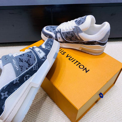 Lv Run 55 Sneaker