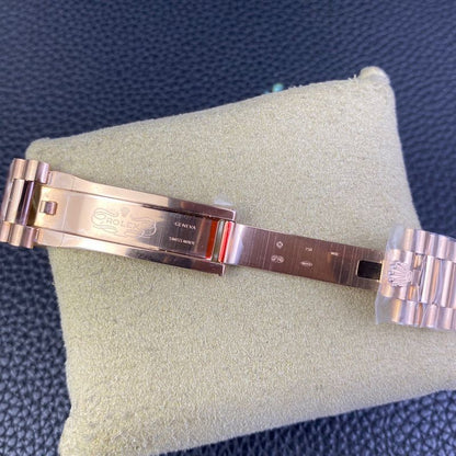 Rolex Day-Date 40 Olive Green Roman Everose Gold