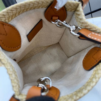Gucci Logo-Plaque Raffia Tote Bag
