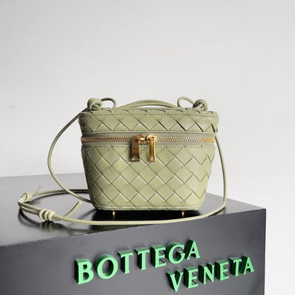 Bottega Veneta Bang Vanity Case Bag