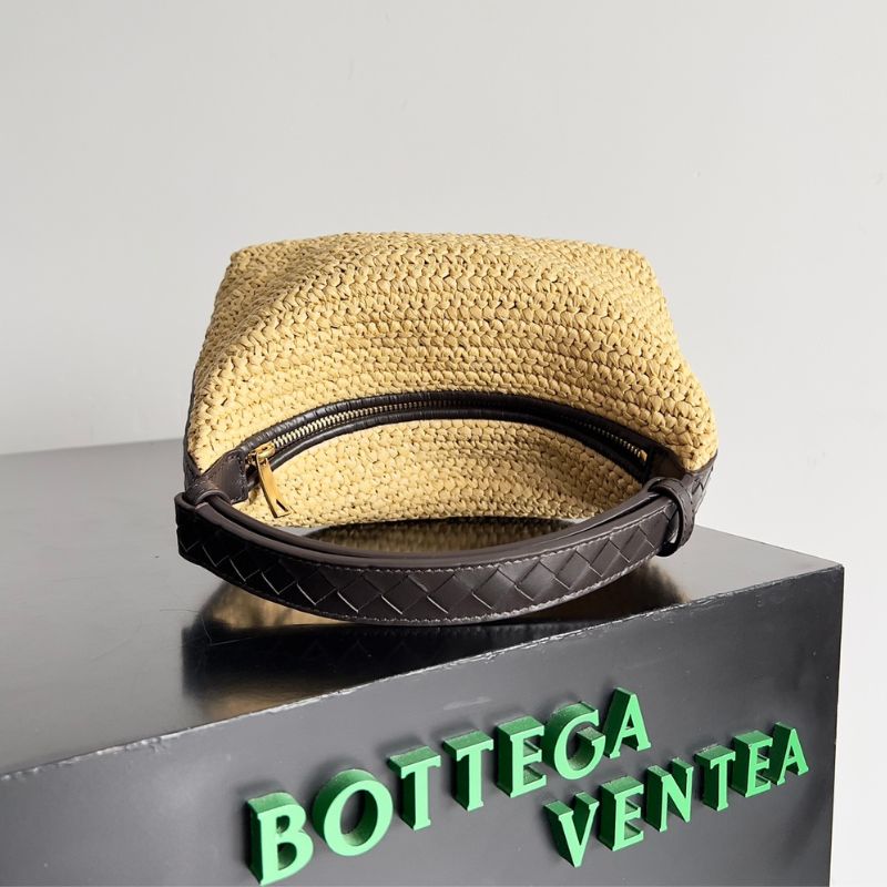 BV Raffia crochet Intrecciato Leather Handle Bag