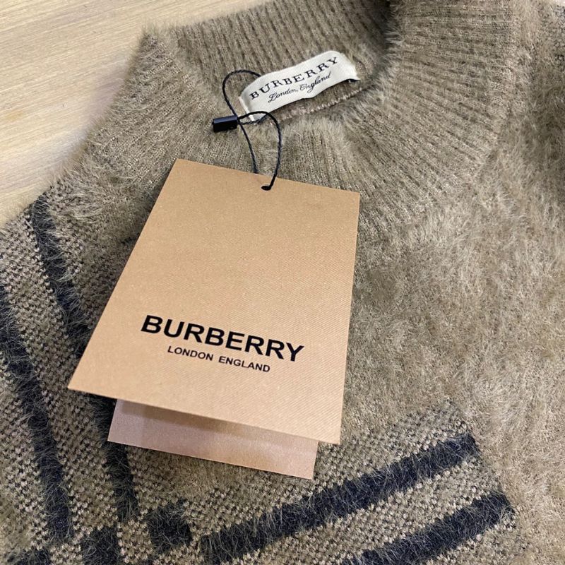 Burberry Autumn/Winter Knitted Cardigan Sweater