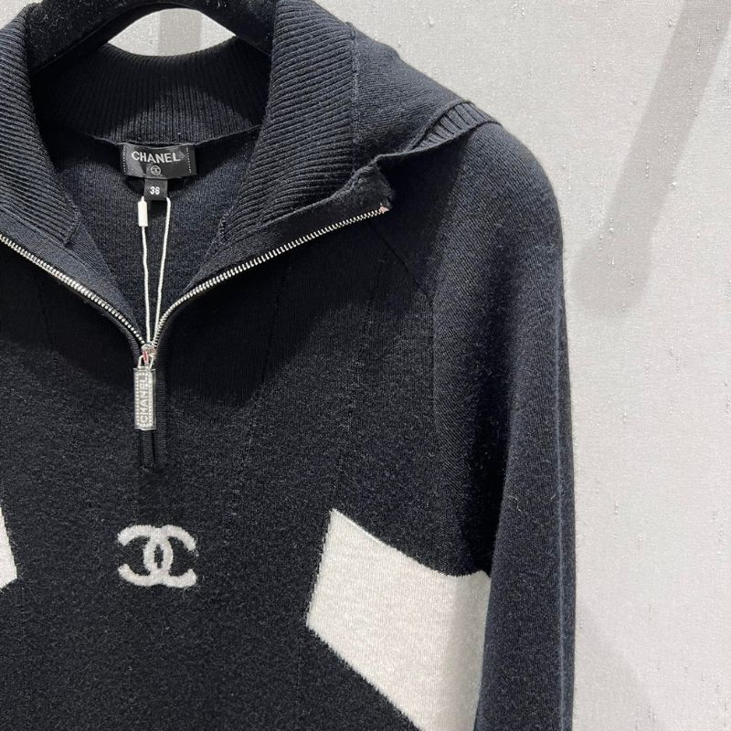 Chanel Ski Color block Diamond Buckle Hooded Sweater