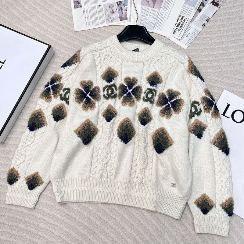 Chanel Four Leaf Clover Heart Twisted Wool Sweater