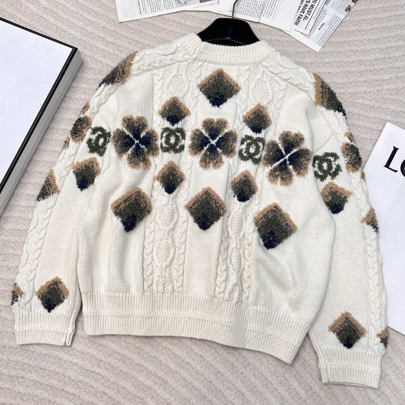 Chanel Four Leaf Clover Heart Twisted Wool Sweater