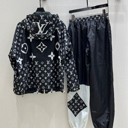 LV Early Spring Game On Color-Matching Suit
