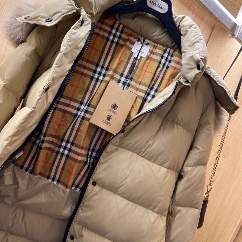 Burberry Super Large Fox Fur Collar Down Jacket