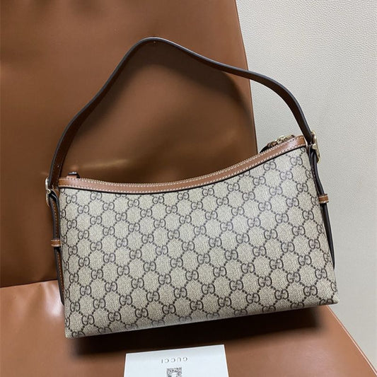 Gucci GG Emblem medium shoulder bag