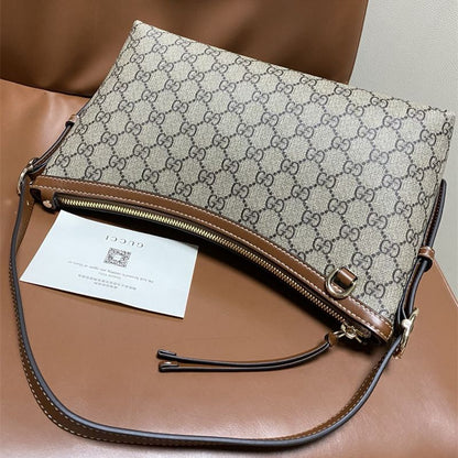 Gucci GG Emblem medium shoulder bag